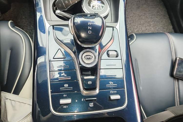 Used BYD Qin PLUS 2021 DM-i 120KM Flagship Model Gear Lever
