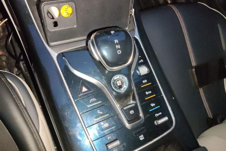 Used BYD Qin PLUS 2021 DM-i 120KM Flagship Model Gear Lever