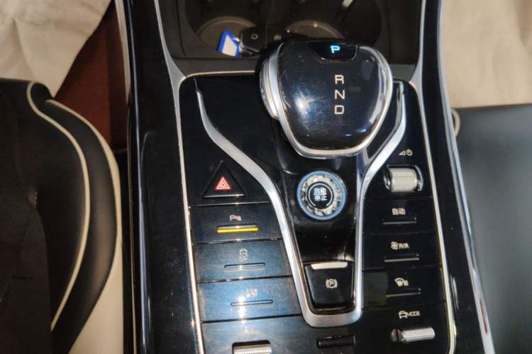 Used BYD Qin PLUS 2021 DM-i 55KM Flagship Model Gear Lever