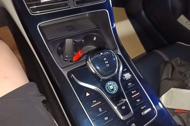 Used BYD Qin PLUS 2021 DM-i 55KM Flagship Model Gear Lever