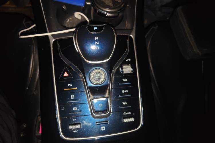 Used BYD Qin PLUS 2021 DM-i 55KM Flagship Model Gear Lever
