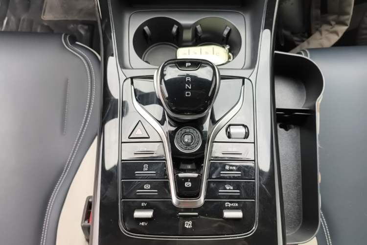Used BYD Qin PLUS 2021 DM-i 55KM Prestige Model Gear Lever