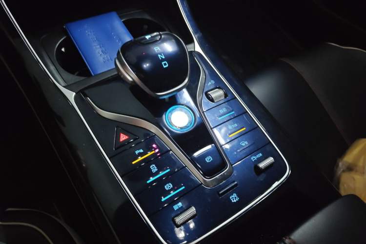 Used BYD Qin PLUS 2021 EV 500KM Luxury Model Gear Lever