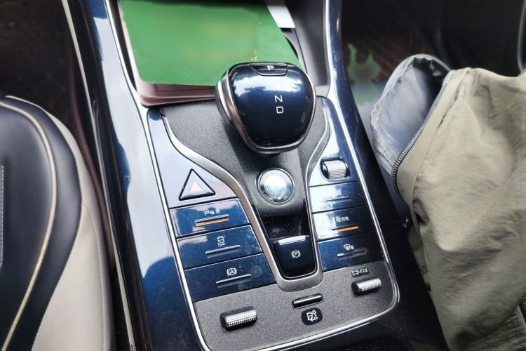 Used BYD Qin PLUS 2021 DM-i 120KM Prestige Model Gear Lever
