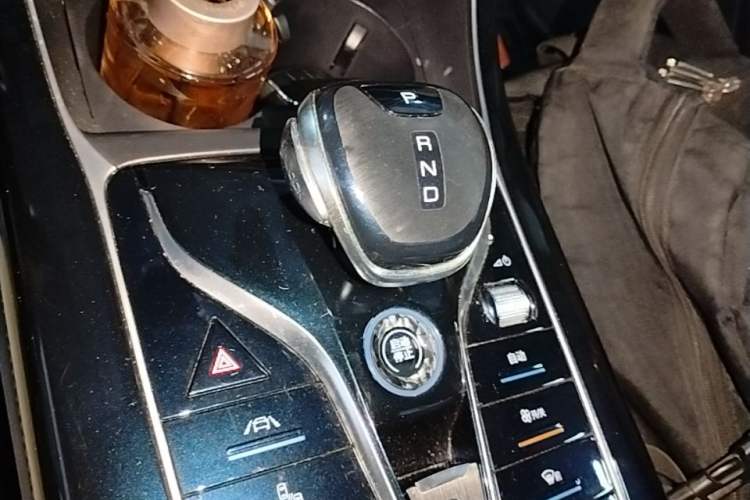 Used BYD Qin PLUS 2021 DM-i 120KM Flagship Model Gear Lever