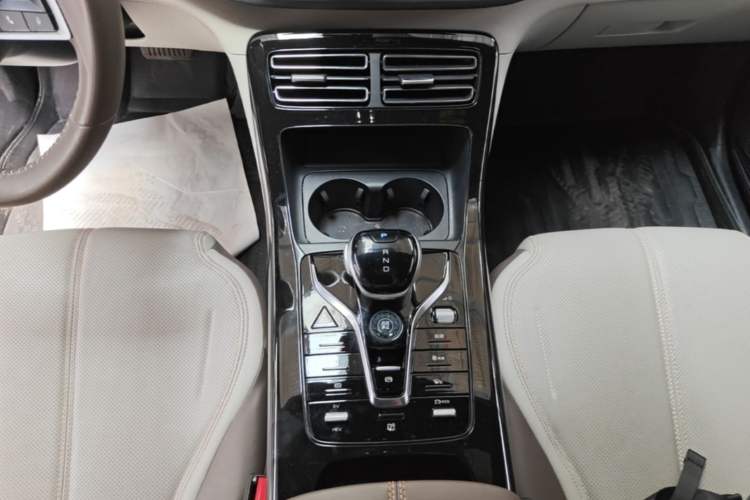 Used BYD Qin PLUS 2021 DM-i 55KM Prestige Model Gear Lever