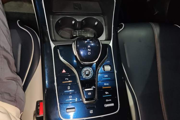 Used BYD Qin PLUS 2021 DM-i 55KM Flagship Model Gear Lever