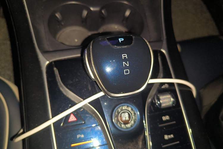 Used BYD Qin PLUS 2021 EV 400KM Luxury Model Gear Lever