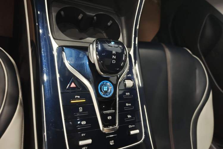 Used BYD Qin PLUS 2021 DM-i 55KM Flagship Model Gear Lever