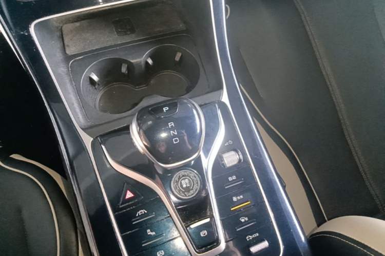Used BYD Qin PLUS 2021 EV 600KM Flagship Model Gear Lever