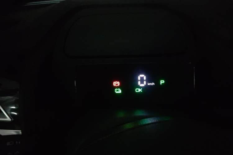 Used BYD Qin PLUS 2021 EV 400KM Leading Comfort Edition Instrument Cluster
