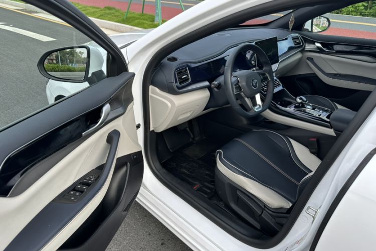 Used BYD Qin PLUS 2021 DM-i 120KM Prestige Model Interior 1
