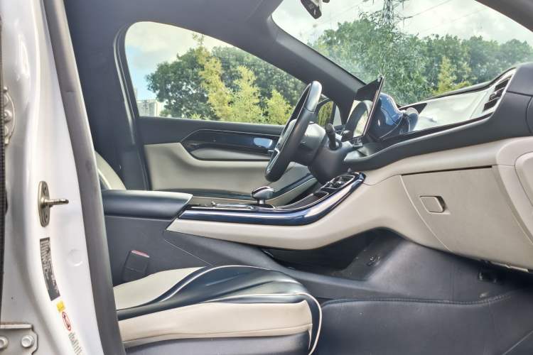 Used BYD Qin PLUS 2021 EV 500KM Luxury Model Interior 2