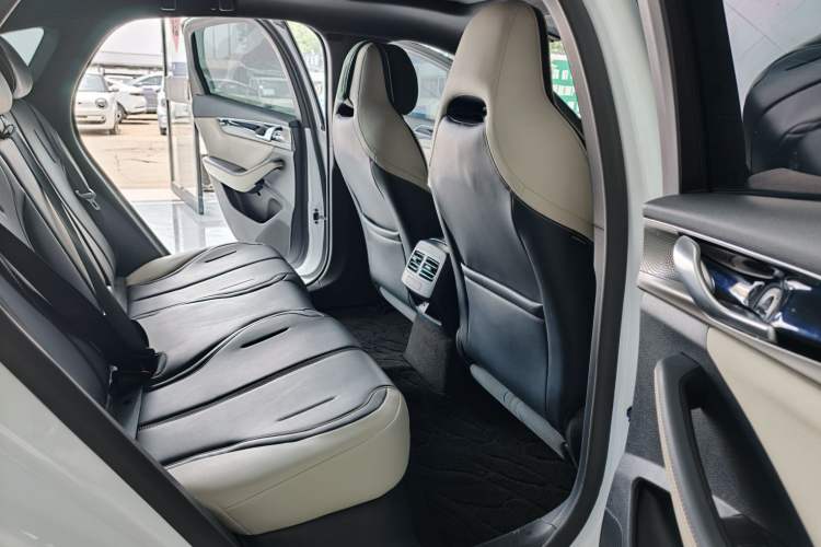 Used BYD Qin PLUS 2021 DM-i 120KM Prestige Model Interior 3