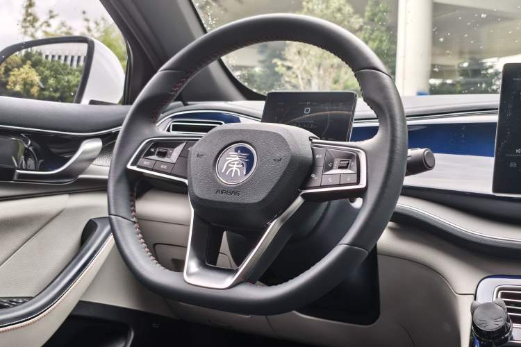 Used BYD Qin PLUS 2021 DM-i 55KM Flagship Model Interior 3