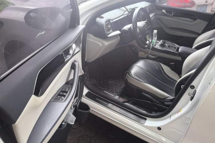 Used BYD Qin PLUS 2021 DM-i 120KM Prestige Model Interior 3