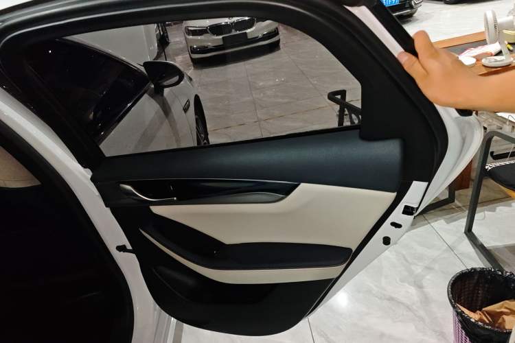Used BYD Qin PLUS 2021 DM-i 55KM Flagship Model Interior 3