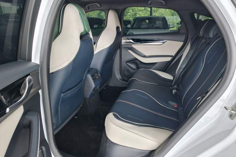 Used BYD Qin PLUS 2021 DM-i 120KM Prestige Model Interior 4