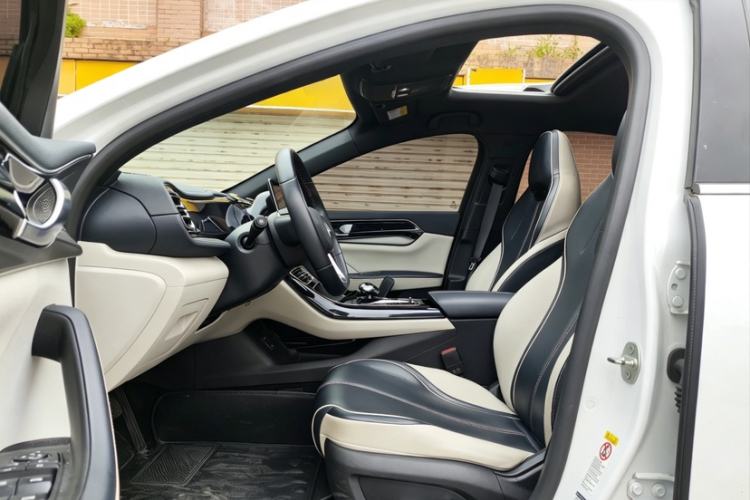 Used BYD Qin PLUS 2021 DM-i 55KM Flagship Model Interior 4