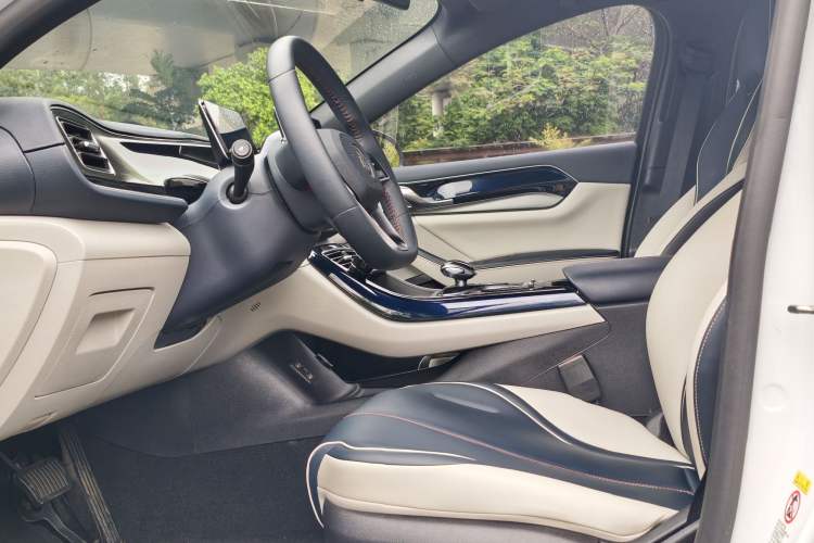 Used BYD Qin PLUS 2021 DM-i 55KM Flagship Model Interior 4