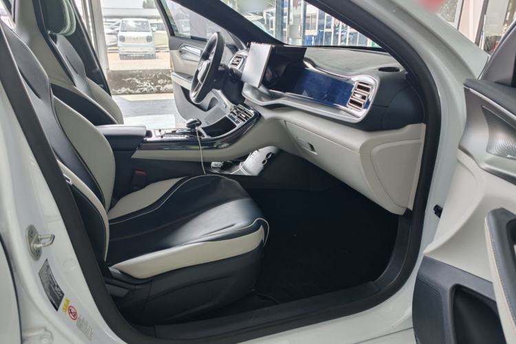 Used BYD Qin PLUS 2021 DM-i 120KM Prestige Model Interior 6