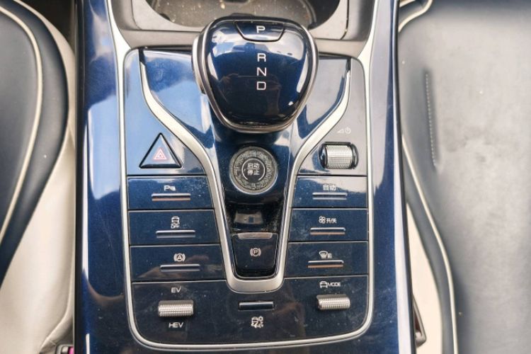 Used BYD Qin PLUS 2021 DM-i 55KM Flagship Model Interior 6