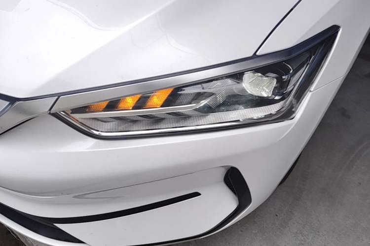 Used BYD Qin PLUS 2021 EV 400KM Leading Comfort Edition Left Front Headlight