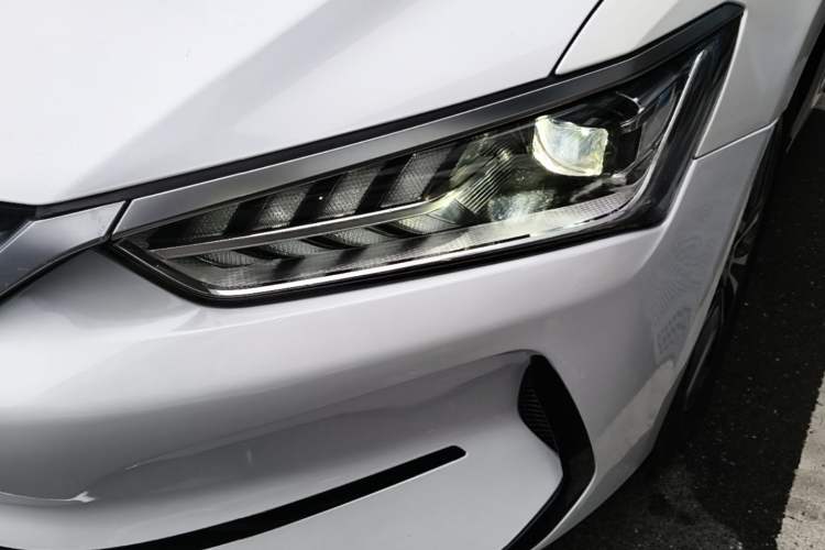 Used BYD Qin PLUS 2021 EV 400KM Luxury Model Left Front Headlight