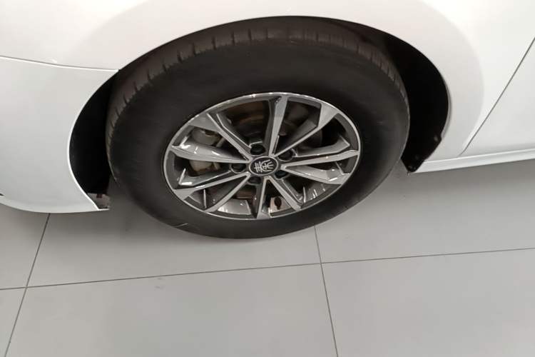 Used BYD Qin PLUS 2021 DM-i 55KM Prestige Model Left Front Wheel Hub