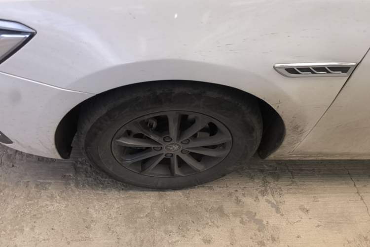Used BYD Qin PLUS 2021 EV 400KM Leading Comfort Edition Left Front Wheel Hub