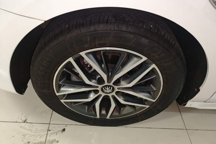 Used BYD Qin PLUS 2021 EV 500KM Luxury Model Left Front Wheel Hub