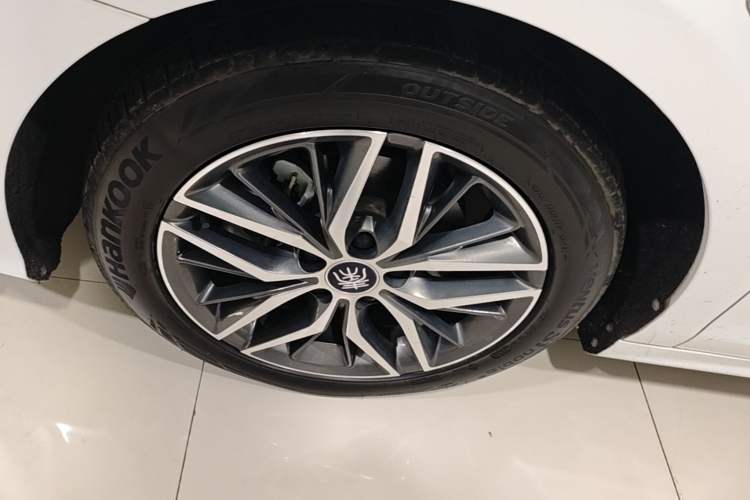 Used BYD Qin PLUS 2021 DM-i 55KM Flagship Model Left Front Wheel Hub