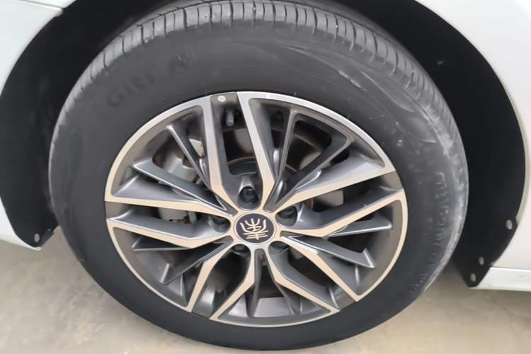 Used BYD Qin PLUS 2021 EV 500KM Luxury Model Left Front Wheel Hub