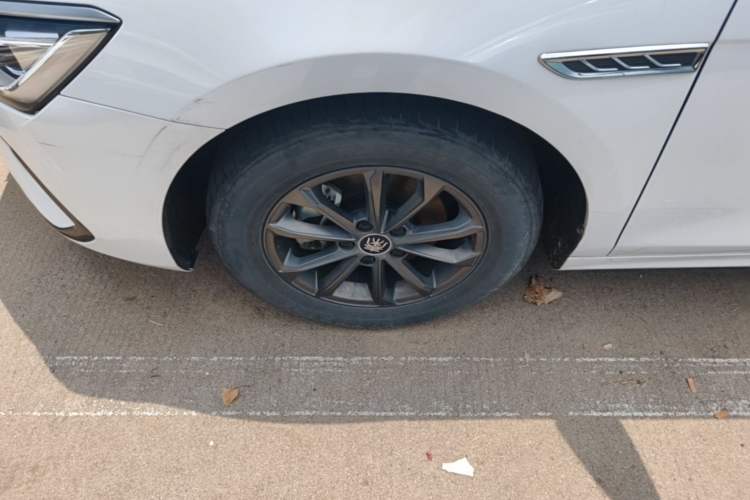Used BYD Qin PLUS 2021 EV 400KM Leading Comfort Edition Left Front Wheel Hub