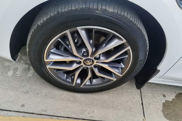 Used BYD Qin PLUS 2021 EV 500KM Luxury Model Left Front Wheel Hub