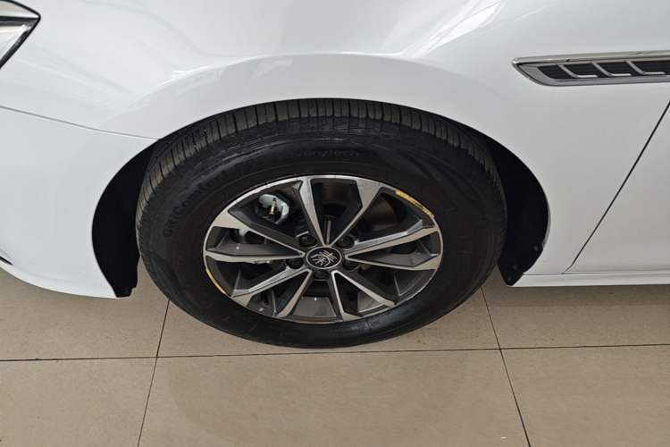 Used BYD Qin PLUS 2021 DM-i 55KM Prestige Model Left Front Wheel Hub