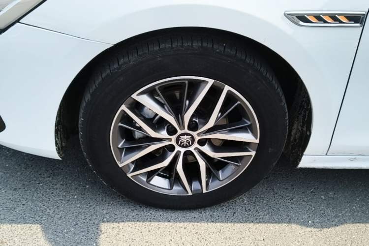 Used BYD Qin PLUS 2021 EV 400KM Luxury Model Left Front Wheel Hub
