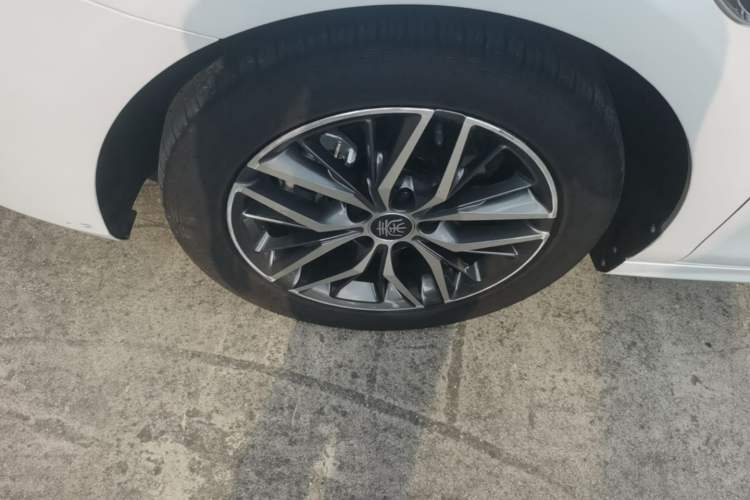 Used BYD Qin PLUS 2021 EV 500KM Premium Model Left Front Wheel Hub