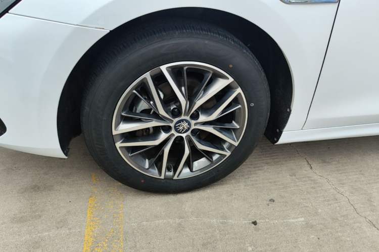 Used BYD Qin PLUS 2021 EV 500KM Luxury Model Left Front Wheel Hub