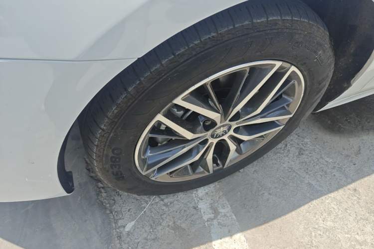 Used BYD Qin PLUS 2021 EV 400KM Luxury Model Left Front Wheel Hub