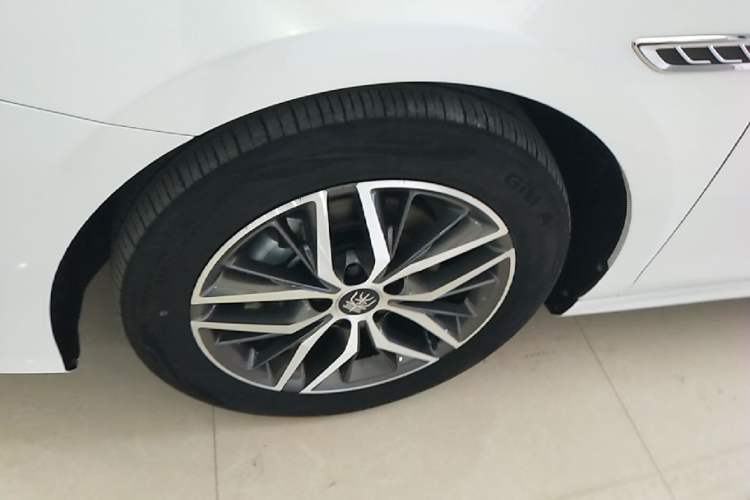 Used BYD Qin PLUS 2021 DM-i 55KM Flagship Model Left Front Wheel Hub