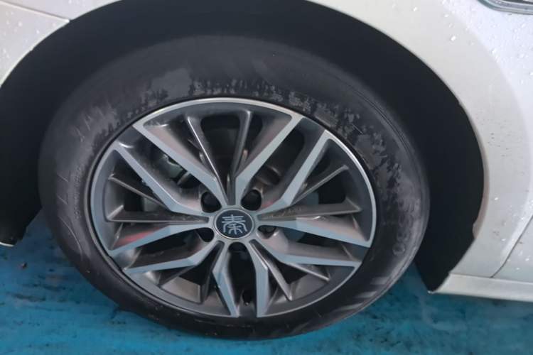 Used BYD Qin PLUS 2021 DM-i 55KM Flagship Model Left Front Wheel Hub