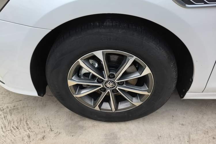 Used BYD Qin PLUS 2021 DM-i 55KM Prestige Model Left Front Wheel Hub
