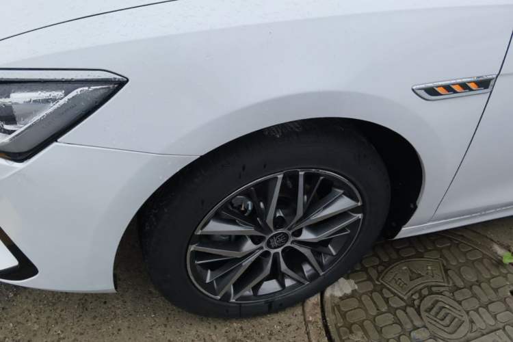 Used BYD Qin PLUS 2021 EV 500KM Premium Model Left Front Wheel Hub