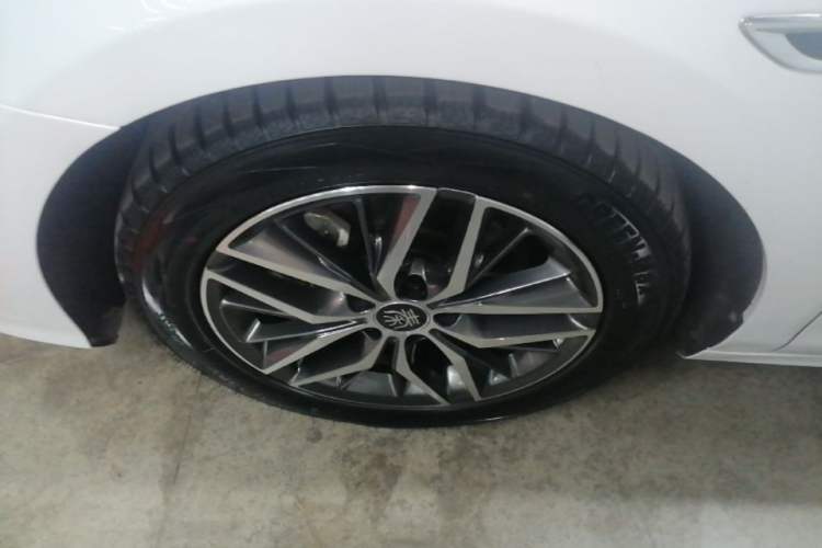 Used BYD Qin PLUS 2021 DM-i 55KM Flagship Model Left Front Wheel Hub