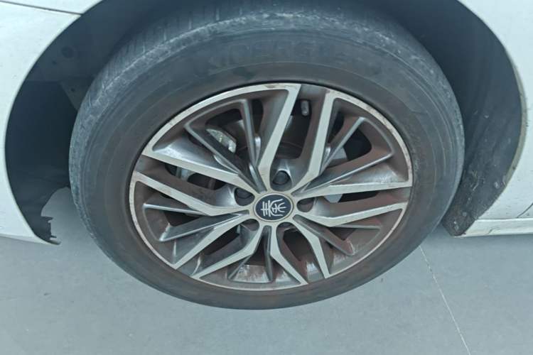 Used BYD Qin PLUS 2021 EV 500KM Luxury Model Left Front Wheel Hub