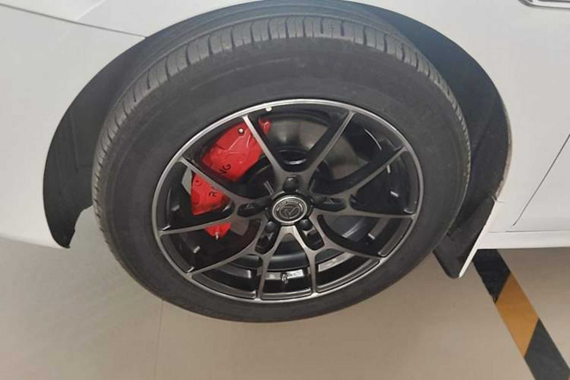 Used BYD Qin PLUS 2021 EV 500KM Luxury Model Left Front Wheel Hub