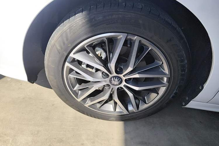 Used BYD Qin PLUS 2021 DM-i 55KM Flagship Model Left Front Wheel Hub