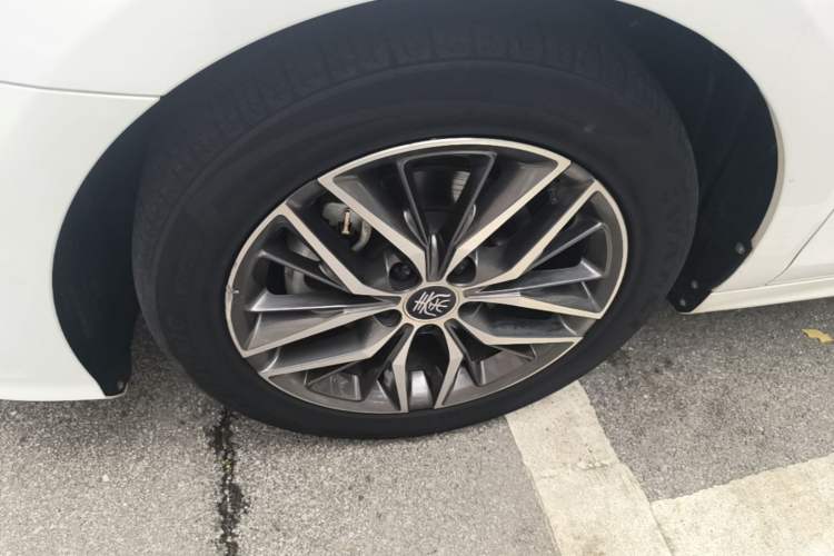 Used BYD Qin PLUS 2021 DM-i 55KM Flagship Model Left Front Wheel Hub