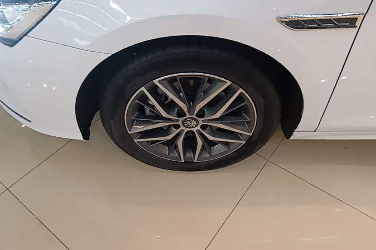 Used BYD Qin PLUS 2021 DM-i 55KM Flagship Model Left Front Wheel Hub